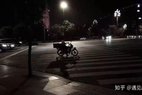 凌晨1点梦见心上人死了，周公解梦与情感深处的隐喻
