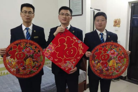 急梦红色灯笼与对联，喜庆背后的深层寓意与心灵启示