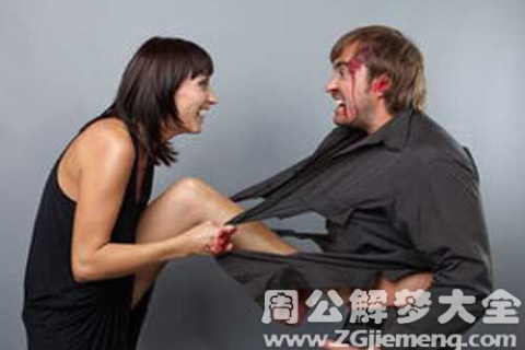 梦见老公把老婆离了，老婆哭得很伤心，梦境背后的情感与心理解析