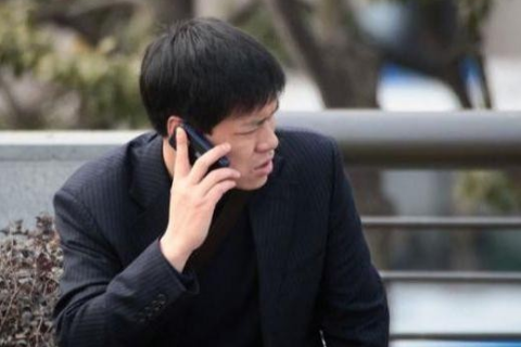 梦见心爱的人肩膀上多长了只手，探索梦境背后的深层含义