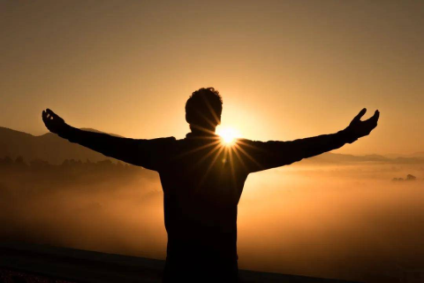 经常梦见去世的奶奶，心灵的慰藉与未竟之缘的解读