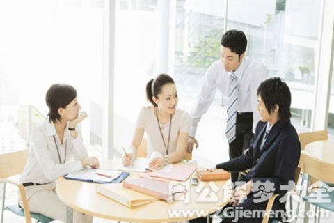 梦见同事，是职场风云的预兆还是内心情感的映射？