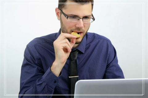 梦境解析，男性梦见大白蛇的深层含义与心理暗示