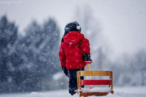 梦境解析，我梦见下雪后我摔倒在积雪上——寓意与象征的深度探索