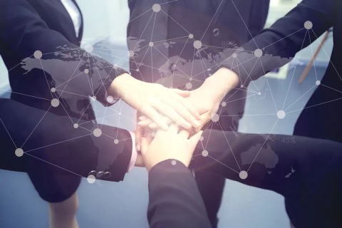 梦见镜子与信，探索潜意识中的自我与沟通