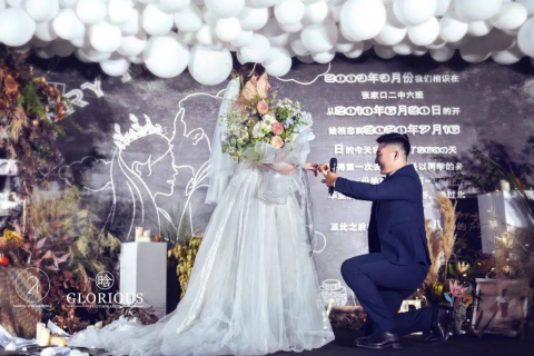 梦境中的纯洁誓言，解析梦到穿白色婚纱结婚的深层含义