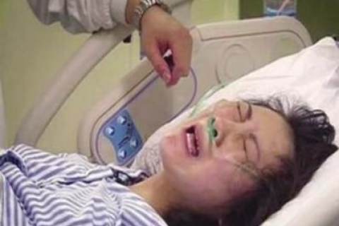 梦见刚死去的婆婆在我的房子里躺着，探索梦境背后的深层含义与情感解读