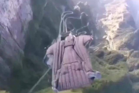 梦见死去的亲人塑金身，灵魂深处的呼唤与心灵慰藉
