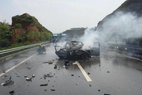 梦境解析，梦见车祸致两人死亡的意义与启示