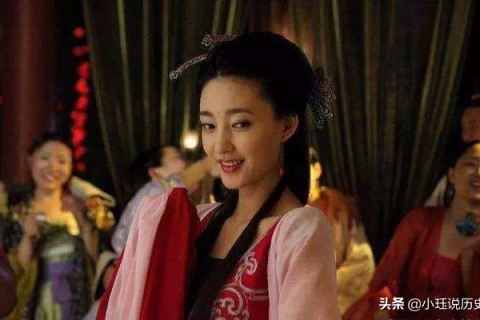 梦见与刚分手的男友撒娇，情感未了，内心渴望复合？