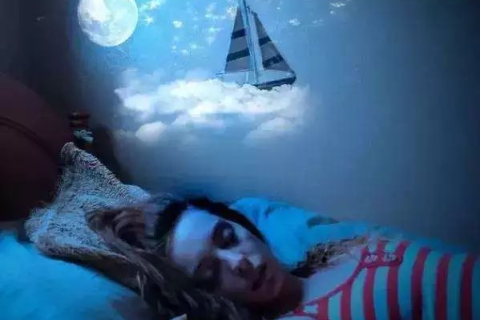 做梦梦见熟悉的死人有何征兆，深度解析梦境中的神秘信息