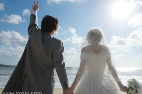 梦见自己和多个男人结婚，周公解梦与深层含义解析