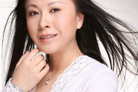 梦见以前的同事结婚，旧友新缘的预兆与心灵深处的触动