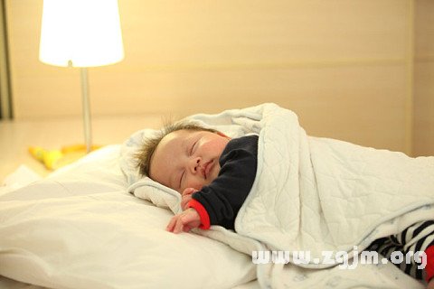 梦见弟弟死了自己大哭，梦境背后的深层含义与心理解析