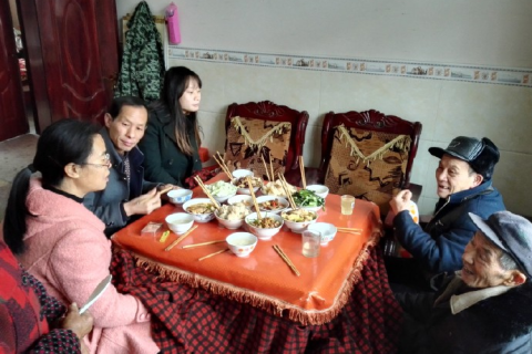 周公解梦，梦见我男人骑自行车带了我们三个女人，寓意何在？
