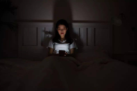 梦见家里闹鬼，探索梦境背后的深层含义与心理解析