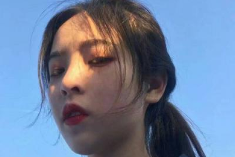 梦见女朋友梳头发，情感细腻与内心渴望的交织