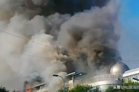 梦境警示，当小区与家楼在梦中燃烧——解析梦境中的火灾象征与心理暗示
