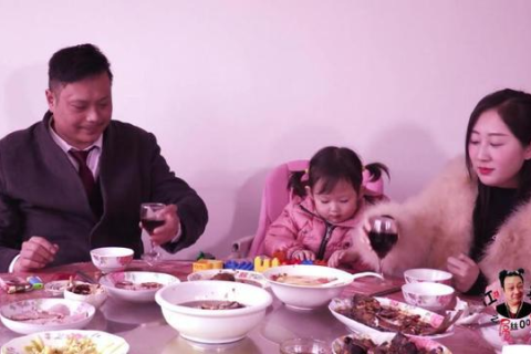 梦里盛宴，家中喜事，解析梦见家里好像有喜事好多人吃饭的寓意与心理启示
