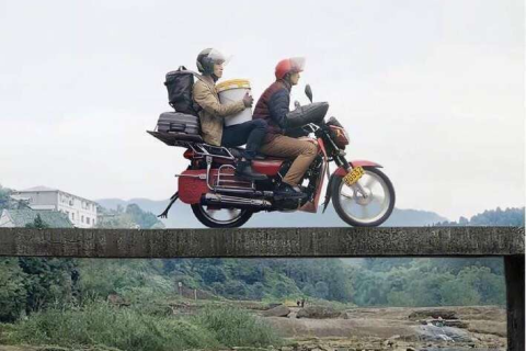 梦境中的馈赠，解析梦见有人给我十个鸡蛋让我吃的深层含义