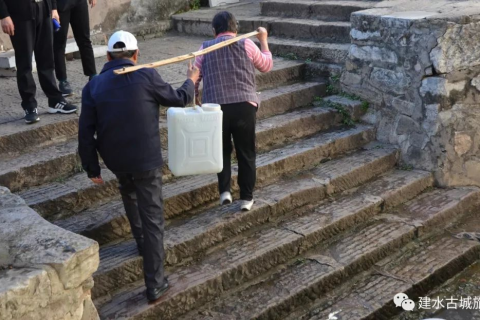 梦境探秘，从井中捞出的鱼——寓意与解析