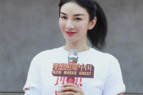 梦见爸爸家路口放着一个棺材爸爸打开看，探索梦境背后的深层含义
