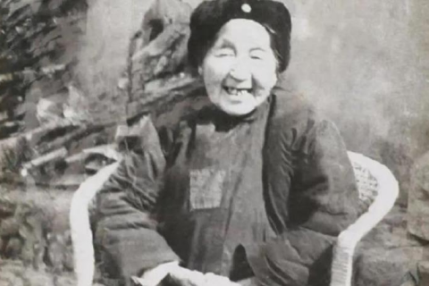 梦境中的重逢，解析为何我们总是梦到逝去的亲人