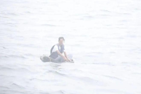 梦境解析，与陌生男人的海中深情