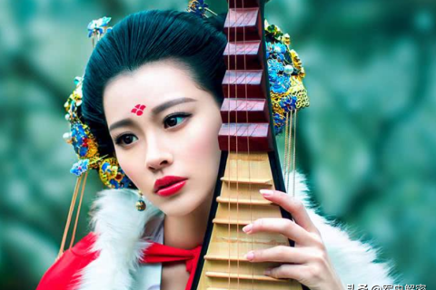 梦见别人送很多黄沙堆在我家里，寓意与解析