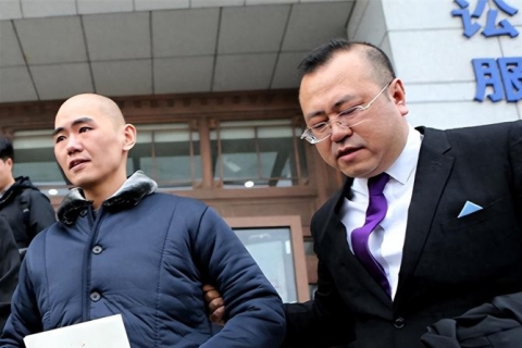 梦见逝去亲人，心灵的慰藉与未竟的对话
