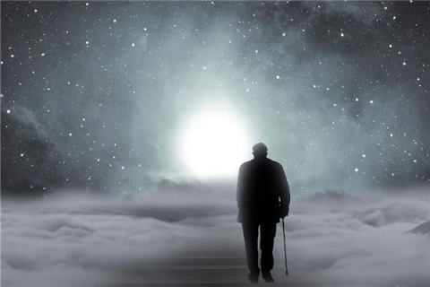 梦境交织，梦见去世的亲人活了又死的深层含义与解析
