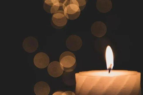 梦境中的温情邀请，解析梦见死去的亲人说请我吃饭的深层含义