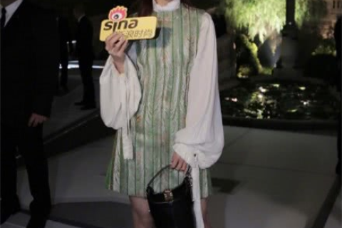 梦到一个女人硬要去找我男朋友，解读梦境背后的深层含义
