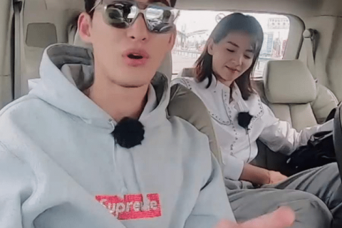 梦境解析，梦见自己和很多人没穿衣服在路上走的深层含义