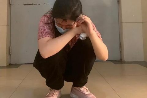 梦见把自己喜欢的女孩抱在怀里，情感深处的渴望与内心世界的映射