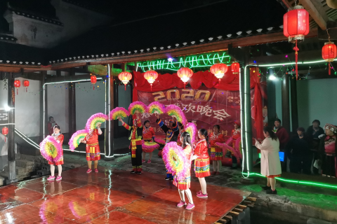 周公解梦，梦见已过世的老人，是思念还是预兆？