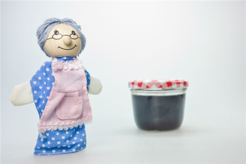 孙女梦见去世的奶奶，梦境背后的情感纽带与深层含义