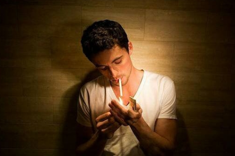 梦到一个男生哭，情感深处的隐喻与心灵解读