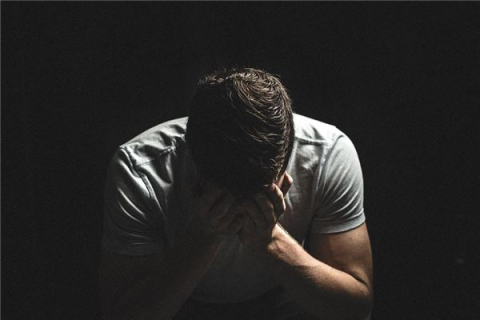 梦见前男友自己哭的很伤心，情感未解的梦境解析
