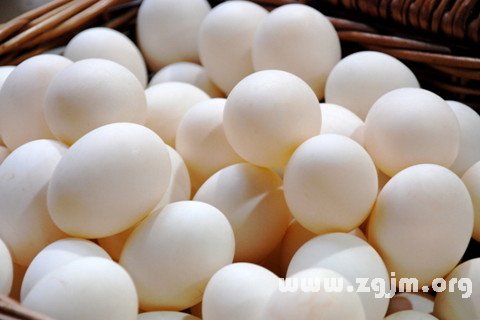梦到捡鸡蛋，寓意与解析