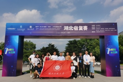 梦见杯子破碎了，寓意解析与心理启示
