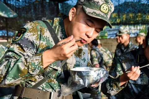 梦见自己当兵，探索梦境中的勇气与责任