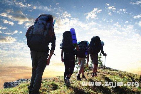 周公解梦，梦到自己往山上跑，探寻内心深处的渴望与成长