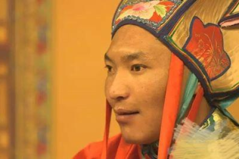 梦境解析，女人梦见自己给别的女人200块钱的深层含义