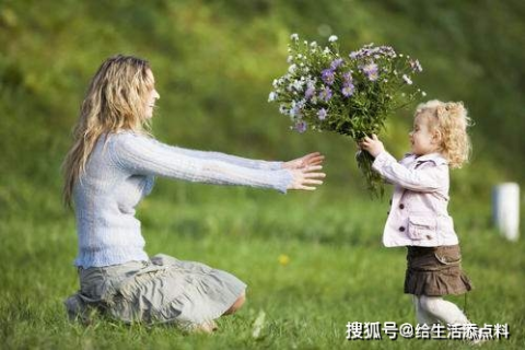 女儿梦见背着母亲看腿死在背上，梦境背后的深层含义与心理解析